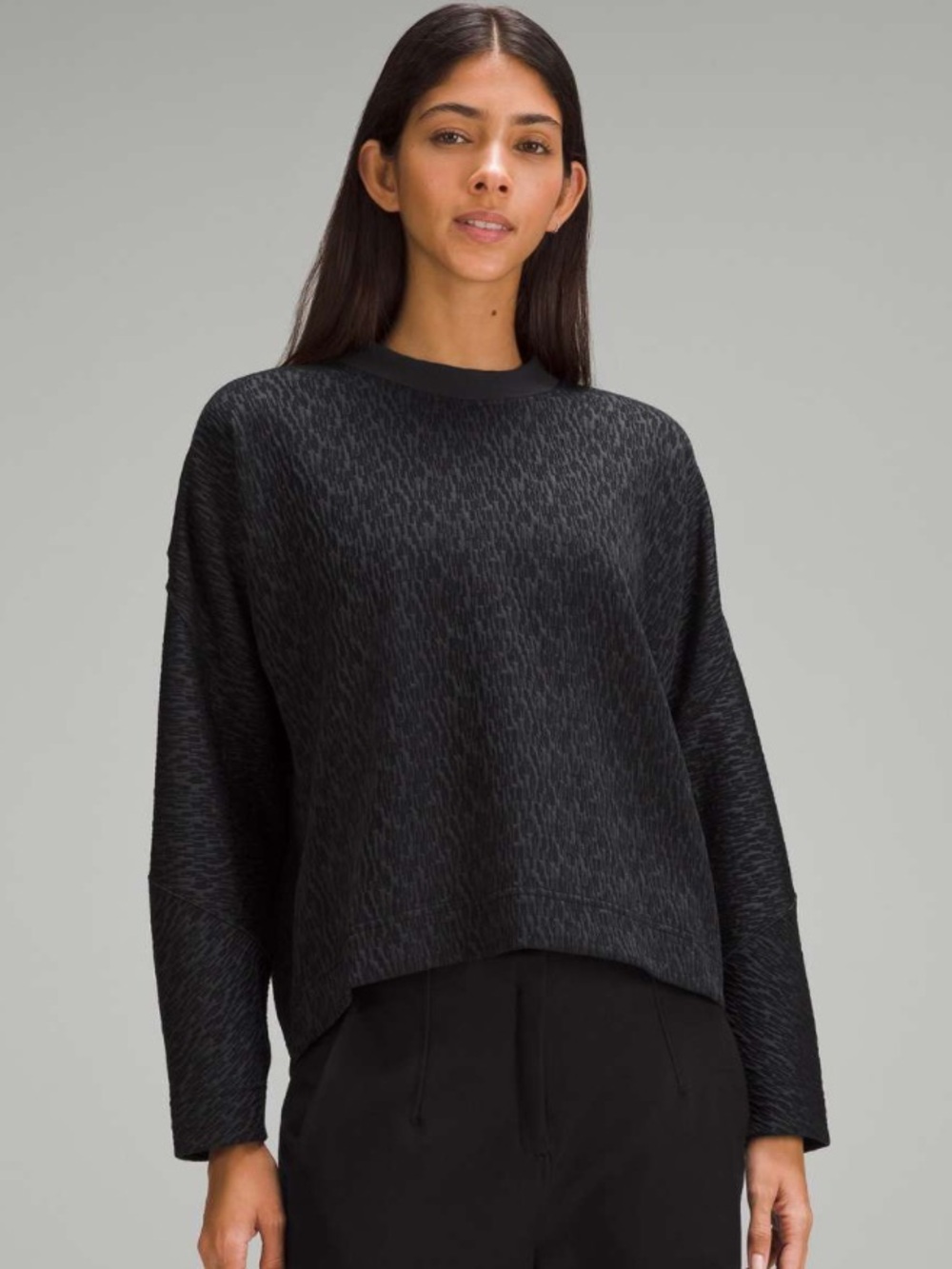 NWT Lululemon Textured Jacquard Crewneck Pullover
Black / Obsidian